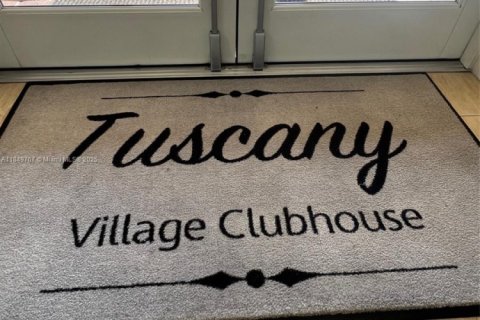 Adosado en venta en Miami, Florida, 3 dormitorios, 155.15 m2 № 1936661 - foto 28