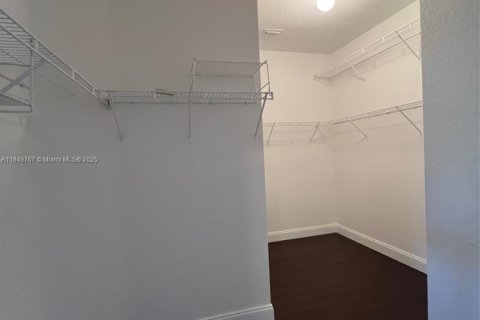 Adosado en venta en Miami, Florida, 3 dormitorios, 155.15 m2 № 1936661 - foto 17