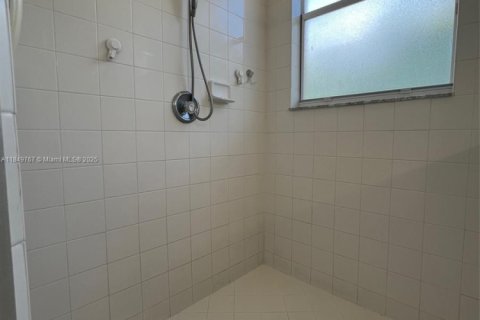 Adosado en venta en Miami, Florida, 3 dormitorios, 155.15 m2 № 1936661 - foto 19