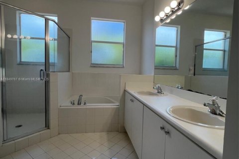 Adosado en venta en Miami, Florida, 3 dormitorios, 155.15 m2 № 1936661 - foto 18