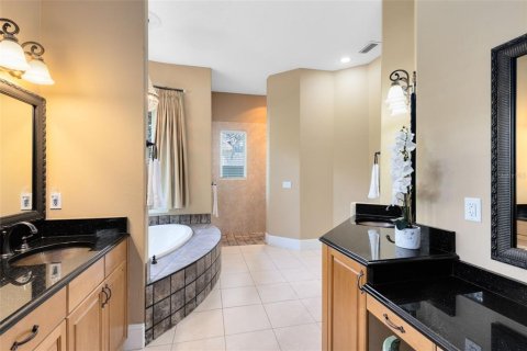 Casa en venta en Winter Springs, Florida, 5 dormitorios, 378.86 m2 № 1916182 - foto 22