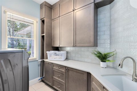 Casa en venta en Winter Springs, Florida, 5 dormitorios, 378.86 m2 № 1916182 - foto 17