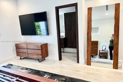 Villa ou maison à louer à Miami, Floride: 3 chambres, 204.38 m2 № 2426624 - photo 7