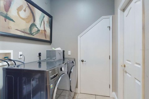 Villa ou maison à vendre à Deltona, Floride: 4 chambres, 211.45 m2 № 2148402 - photo 6
