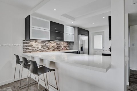 Copropriété à vendre à Pompano Beach, Floride: 2 chambres, 102.19 m2 № 2010599 - photo 5