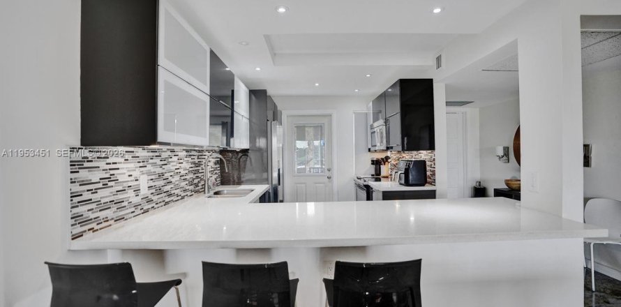 Condo à Pompano Beach, Floride, 2 chambres  № 2010599