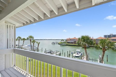 Townhouse in Clearwater, Florida 4 bedrooms, 209.03 sq.m. № 1912496 - photo 24