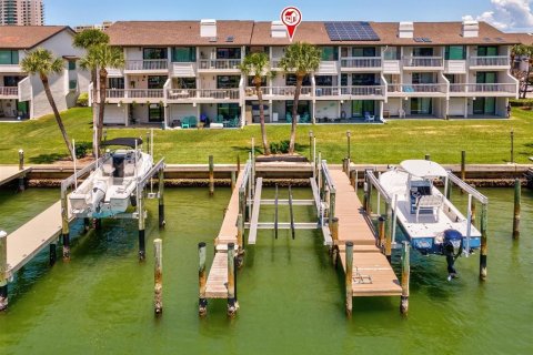 Townhouse in Clearwater, Florida 4 bedrooms, 209.03 sq.m. № 1912496 - photo 4