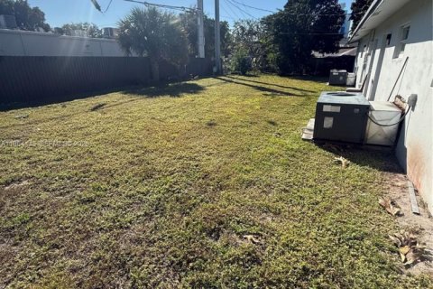 Immobilier commercial à vendre à Deerfield Beach, Floride: 159.79 m2 № 2025921 - photo 4