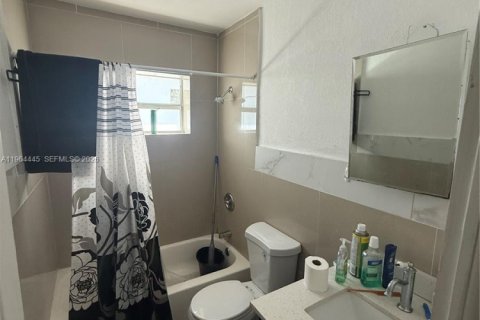 Immobilier commercial à vendre à Deerfield Beach, Floride: 159.79 m2 № 2025921 - photo 7