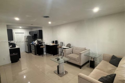 Immobilier commercial à vendre à Deerfield Beach, Floride: 159.79 m2 № 2025921 - photo 6