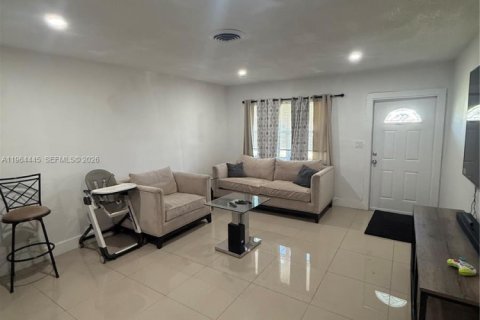 Immobilier commercial à vendre à Deerfield Beach, Floride: 159.79 m2 № 2025921 - photo 8