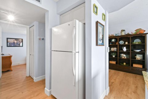 Condo in Jupiter, Florida, 2 bedrooms № 2246450 - photo 16