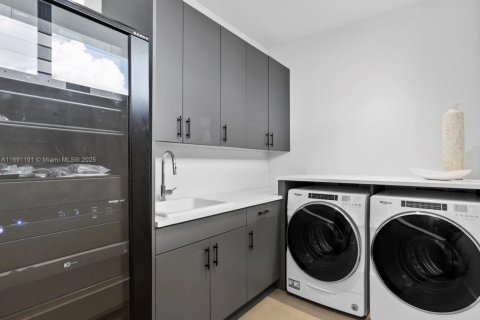 Villa ou maison à vendre à Fort Lauderdale, Floride: 4 chambres, 403.29 m2 № 1943861 - photo 28