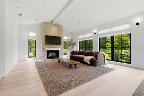 House in Gainesville, Florida 4 bedrooms, 291.43 sq.m. № 2215926 - photo 4