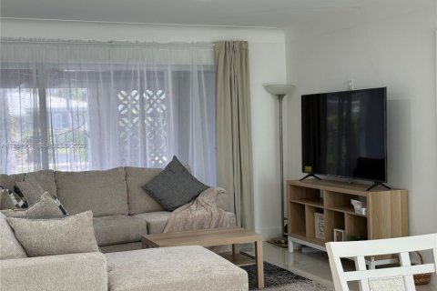 Villa ou maison à vendre à Pompano Beach, Floride: 3 chambres, 183.2 m2 № 2032003 - photo 15