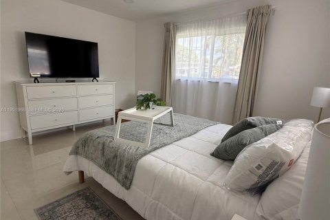 Villa ou maison à vendre à Pompano Beach, Floride: 3 chambres, 183.2 m2 № 2032003 - photo 19