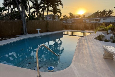 Villa ou maison à Pompano Beach, Floride 3 chambres, 183.2 m2 № 2032003