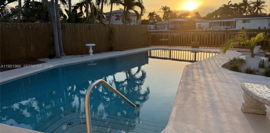 Villa ou maison à Pompano Beach, Floride 3 chambres, 183.2 m2 № 2032003