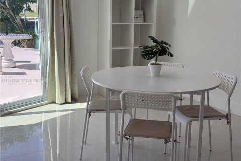 Villa ou maison à vendre à Pompano Beach, Floride: 3 chambres, 183.2 m2 № 2032003 - photo 14