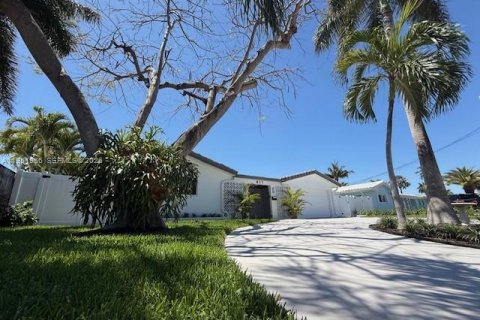 Villa ou maison à vendre à Pompano Beach, Floride: 3 chambres, 183.2 m2 № 2032003 - photo 7