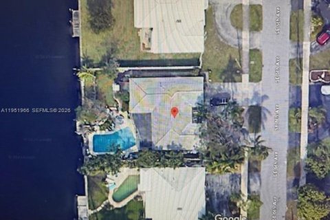 Villa ou maison à vendre à Pompano Beach, Floride: 3 chambres, 183.2 m2 № 2032003 - photo 2