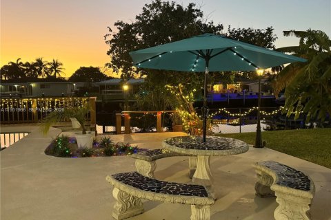 Villa ou maison à vendre à Pompano Beach, Floride: 3 chambres, 183.2 m2 № 2032003 - photo 12