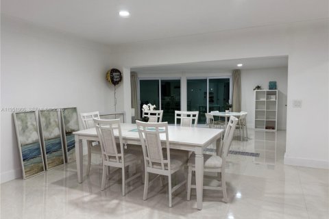 Villa ou maison à vendre à Pompano Beach, Floride: 3 chambres, 183.2 m2 № 2032003 - photo 27