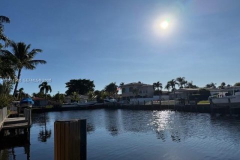 Villa ou maison à vendre à Pompano Beach, Floride: 3 chambres, 183.2 m2 № 2032003 - photo 28