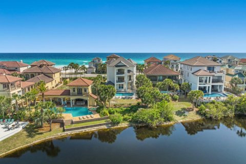 Casa en venta en Destin, Florida, 9 dormitorios, 558.16 m2 № 560021 - foto 1