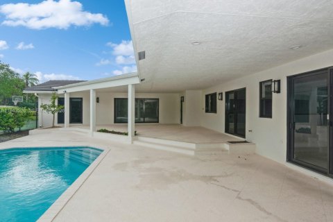 House in Palmetto Bay, Florida 5 bedrooms, 340.21 sq.m. № 2000506 - photo 25