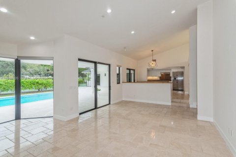 House in Palmetto Bay, Florida 5 bedrooms, 340.21 sq.m. № 2000506 - photo 11