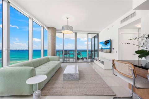 Condominio en venta en Miami Beach, Florida, 2 dormitorios, 119.84 m2 № 2191369 - foto 3