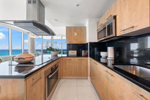 Condominio en venta en Miami Beach, Florida, 2 dormitorios, 119.84 m2 № 2191369 - foto 19
