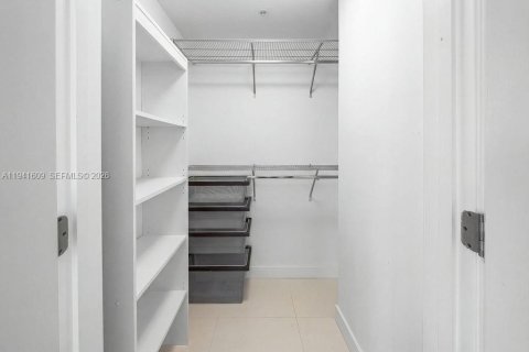 Condominio en venta en Miami Beach, Florida, 2 dormitorios, 119.84 m2 № 2191369 - foto 9