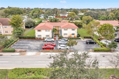 Кондоминиум с 2 спальнями в Корал-Спрингс, Флорида № 2036806