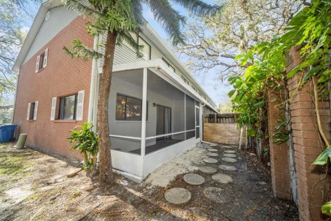 Adosado en venta en Tampa, Florida, 3 dormitorios, 133.78 m2 № 1689581 - foto 21
