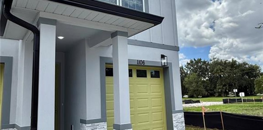 Adosado en Kissimmee, Florida 3 dormitorios, 157.19 m2 № 1908480