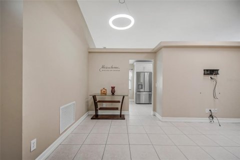 Casa en venta en Apopka, Florida, 3 dormitorios, 137.87 m2 № 2387596 - foto 7