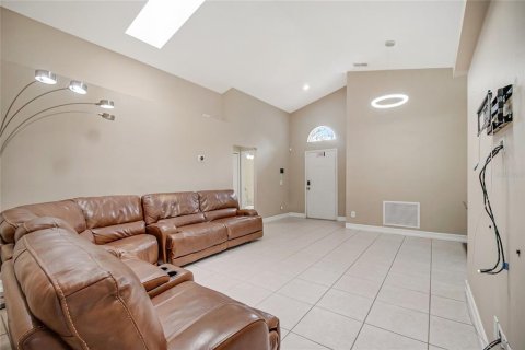 Casa en venta en Apopka, Florida, 3 dormitorios, 137.87 m2 № 2387596 - foto 6