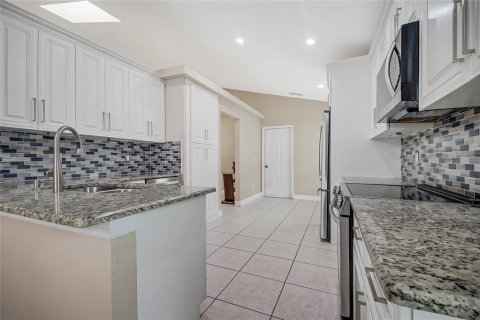 Casa en venta en Apopka, Florida, 3 dormitorios, 137.87 m2 № 2387596 - foto 12