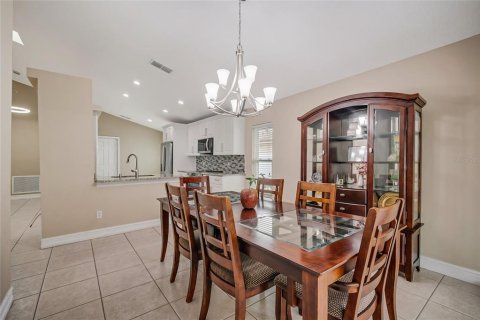 Casa en venta en Apopka, Florida, 3 dormitorios, 137.87 m2 № 2387596 - foto 17