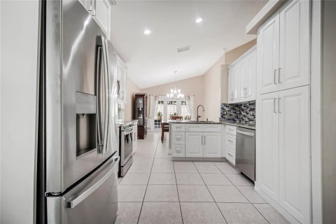 Casa en venta en Apopka, Florida, 3 dormitorios, 137.87 m2 № 2387596 - foto 11