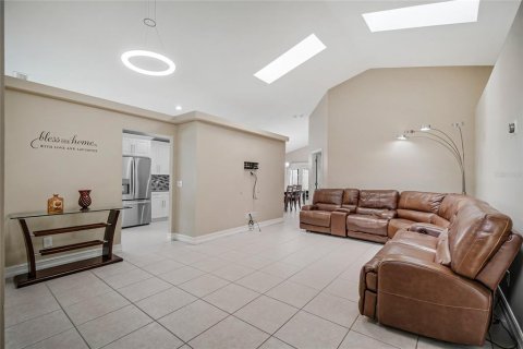 Casa en venta en Apopka, Florida, 3 dormitorios, 137.87 m2 № 2387596 - foto 4
