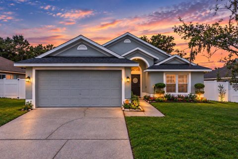 Casa en Apopka, Florida 3 dormitorios, 137.87 m2 № 2387596