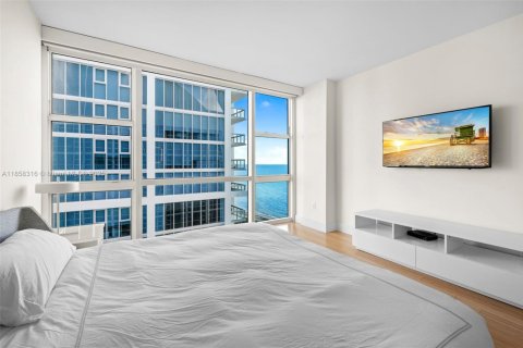 Condo in Miami Beach, Florida, 2 bedrooms  № 1980104 - photo 14