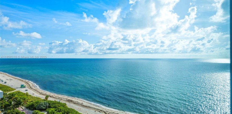 Condo in Miami Beach, Florida, 2 bedrooms  № 1980104