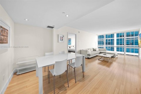 Condo in Miami Beach, Florida, 2 bedrooms  № 1980104 - photo 6