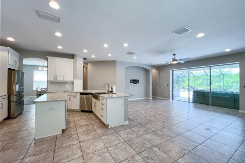Villa ou maison à vendre à Tampa, Floride: 4 chambres, 274.34 m2 № 2225531 - photo 9
