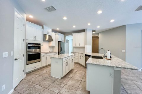 Villa ou maison à vendre à Tampa, Floride: 4 chambres, 274.34 m2 № 2225531 - photo 8
